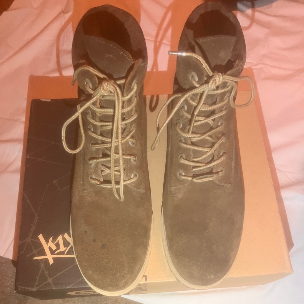 Men’s Suede Brown Timberland boot 8 1/2